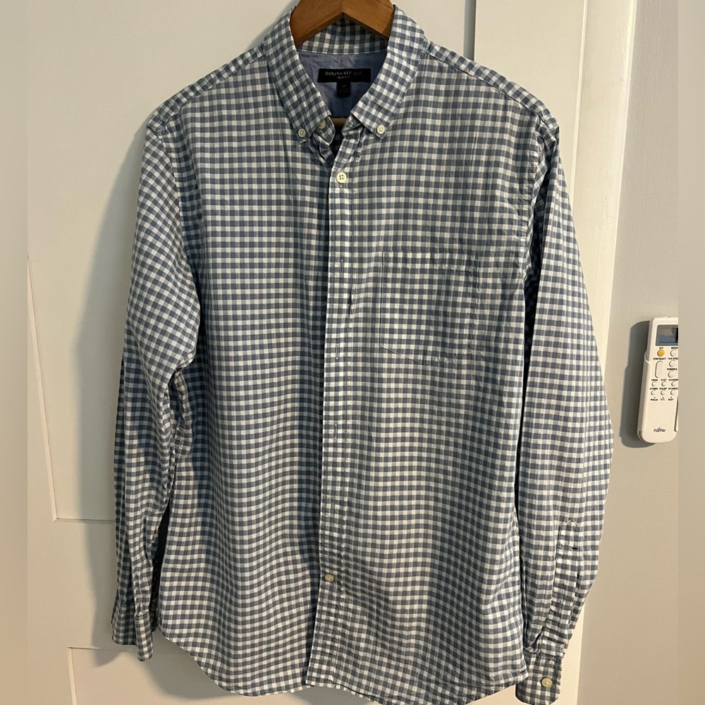 Banana Republic, checkered blue button up dress shirt, long sleeve. Size medium
